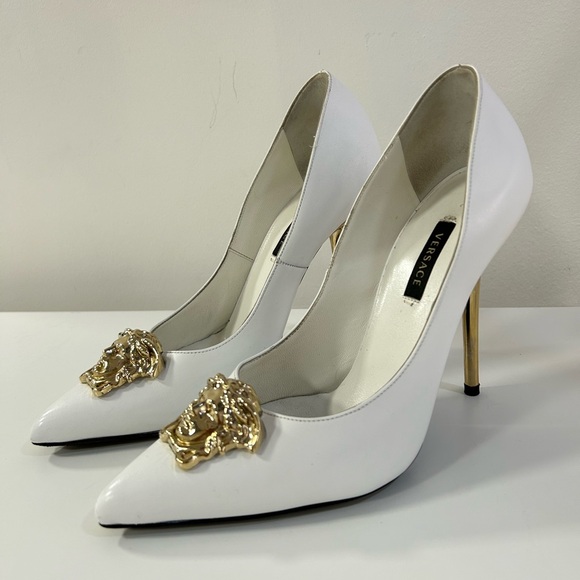 Versace Medusa White Pointed toe pump Heels - Picture 6 of 11